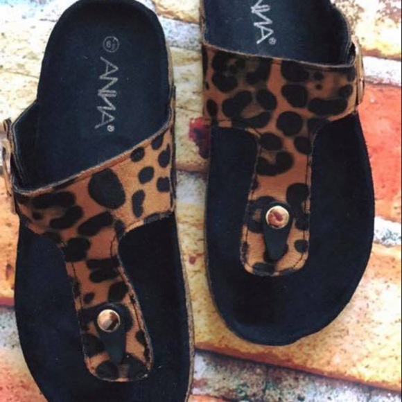 SALE! NIB Leopard Sandal - Picture 3 of 3